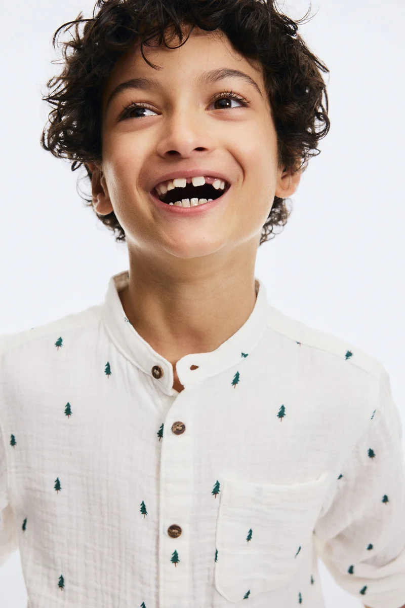 اتش اند ام قميص بقبة بدون طية من الموسلين القطني